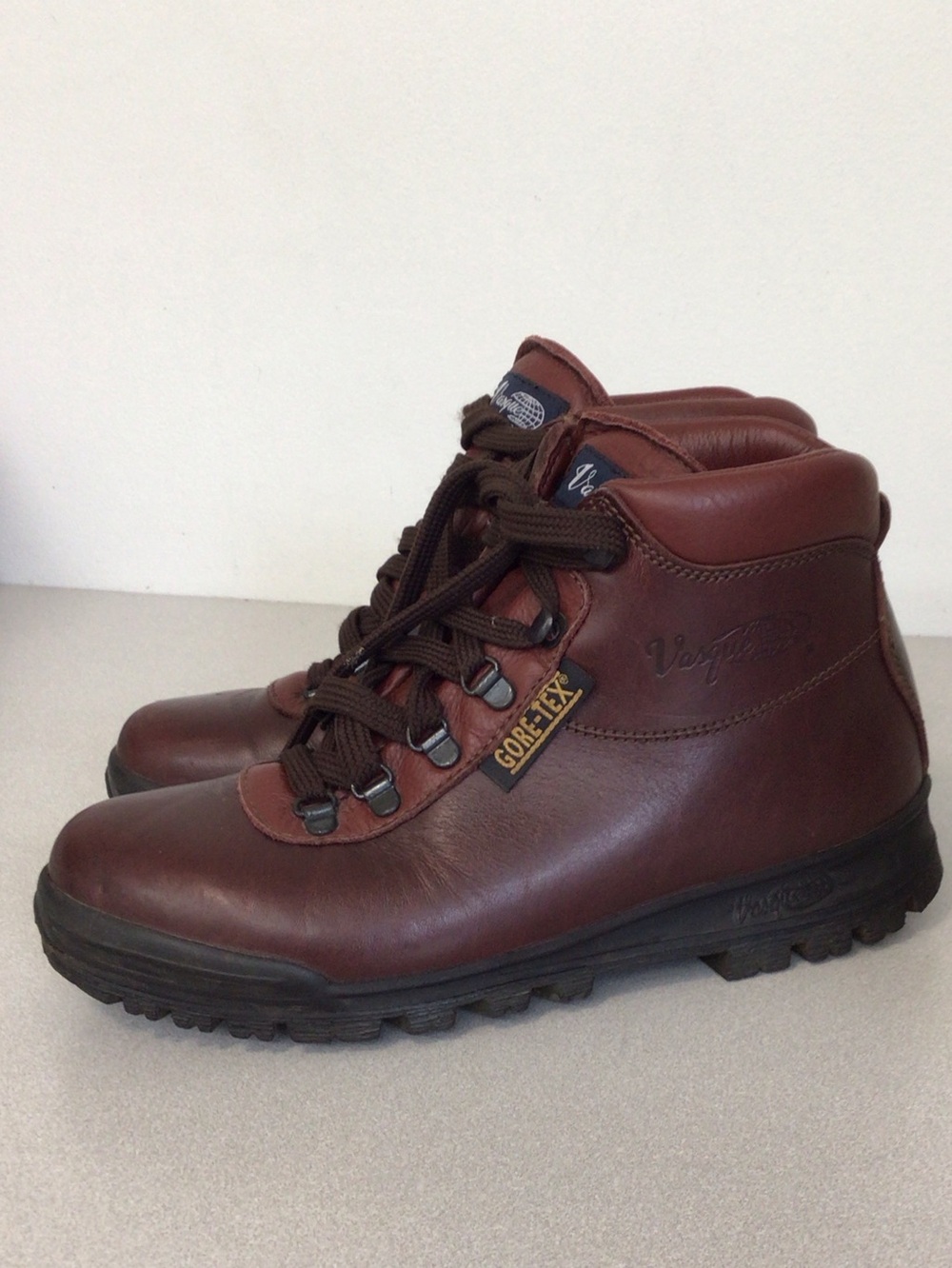 VASQUE WOMENS GORE TEX LEATHER HIKING BOOTS SIZE 8M WATERPROOF COWHIDE EXCELLENT